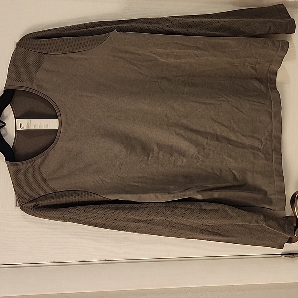 Fabletics LS gray top. Size XL